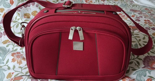 Tripp red fabric vanity case - red,